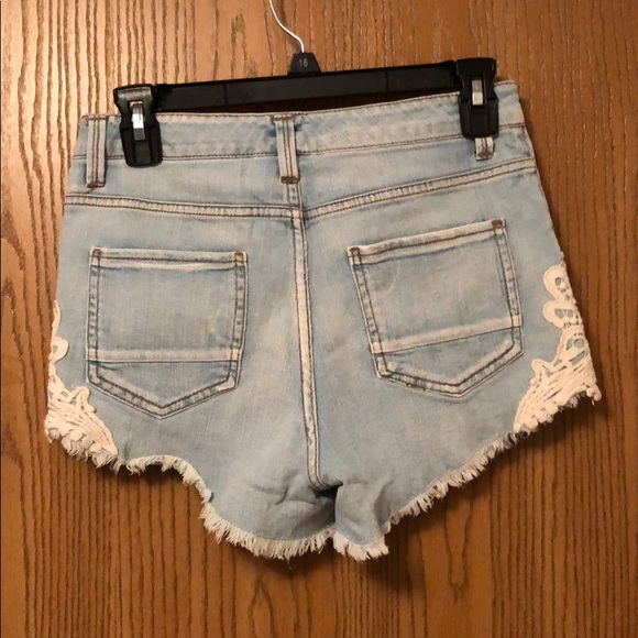 High waisted jean shorts - Picture 2 of 3